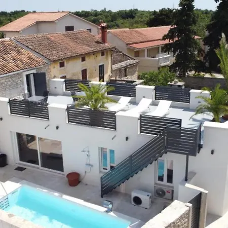 Galant With Pool & Sauna Maruzini Penzion 4*