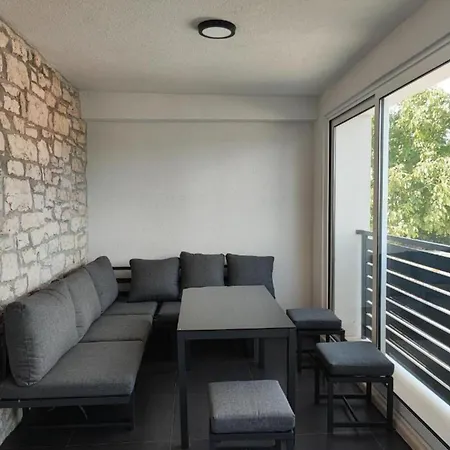 Galant With Pool & Sauna