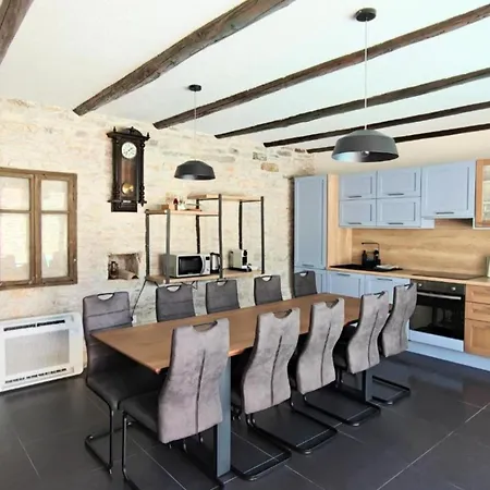 Galant With Pool & Sauna Гостевой дом