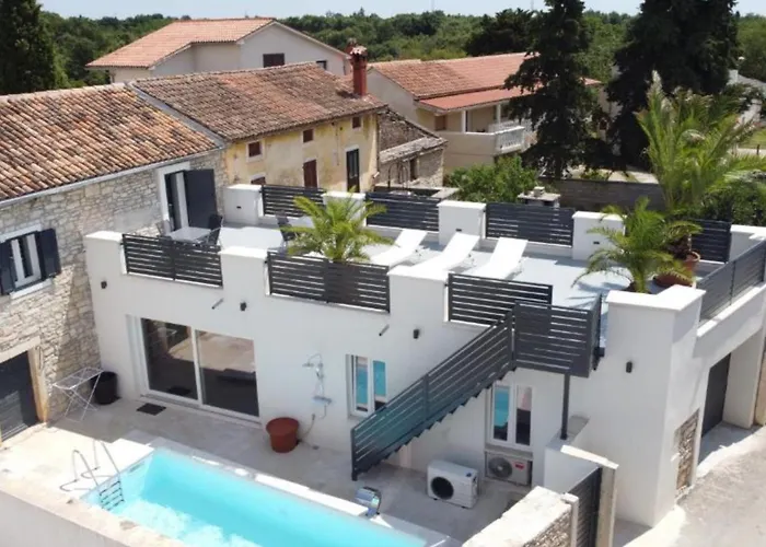 Galant With Pool & Sauna Gostinjska kuća 4*