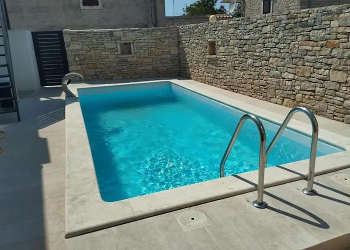 Galant With Pool & Sauna Gostinjska kuća 4*