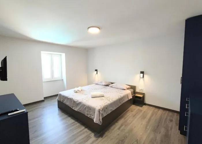 Galant With Pool & Sauna Gostinjska kuća Kanfanar