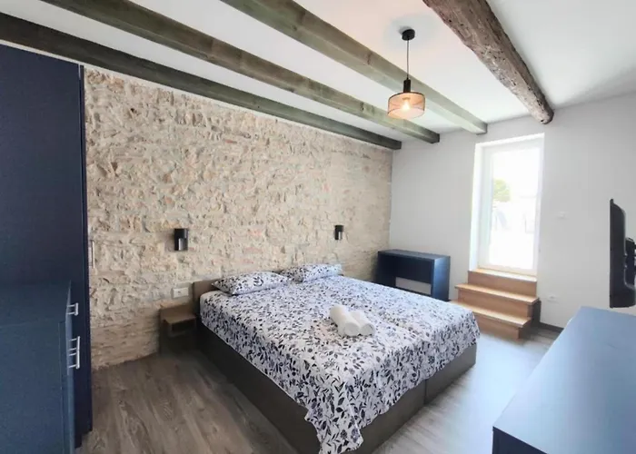 Gostinjska kuća Galant With Pool & Sauna Kanfanar