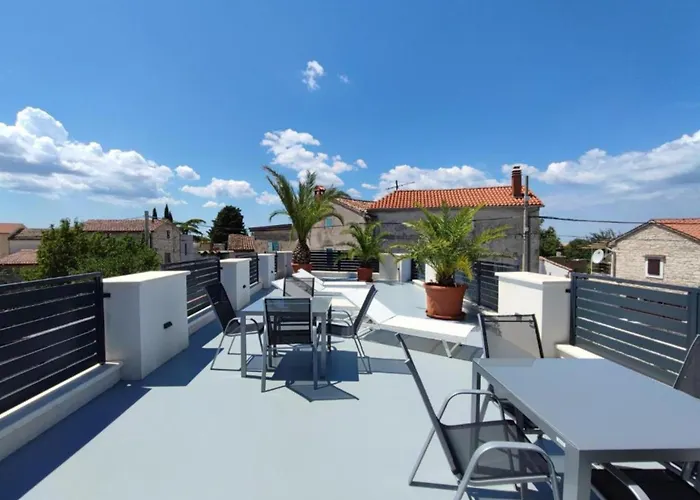 Galant With Pool & Sauna Gostinjska kuća 4*